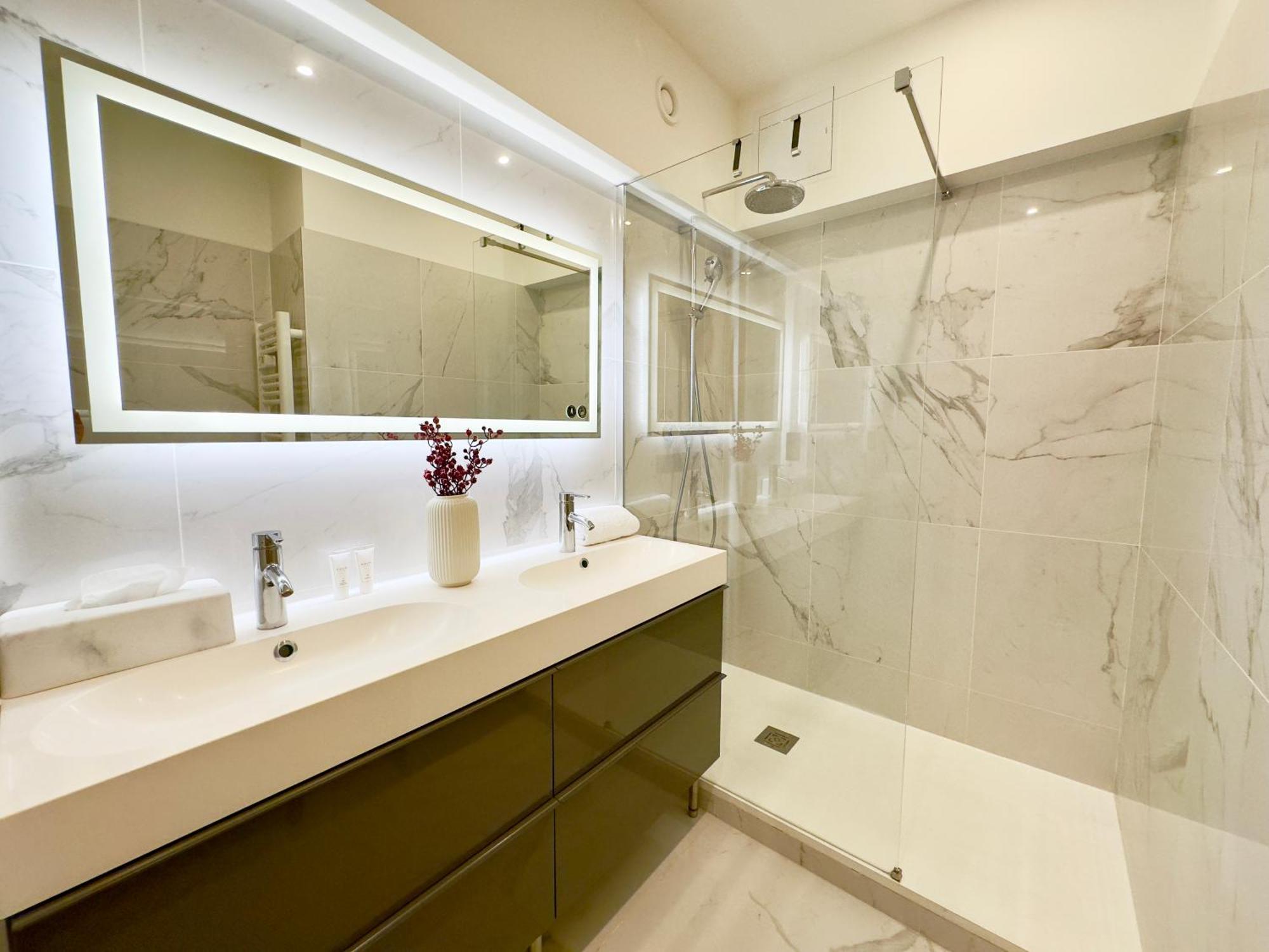 Luxueux 3 Pieces 80M2 - 2Ch - 2 Sdb - 1Mn Beach Croisette Cannes Exteriér fotografie